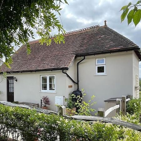 Lovely Kent Cottage With Rural Medway Views Tonbridge Bagian luar foto
