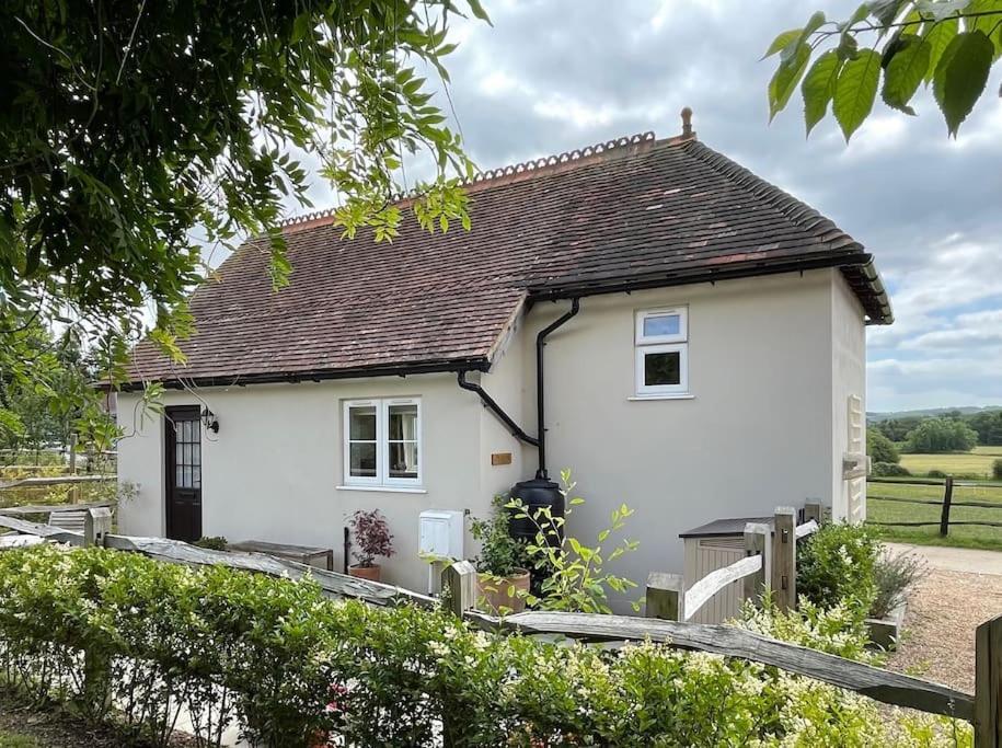 Lovely Kent Cottage With Rural Medway Views Tonbridge Bagian luar foto